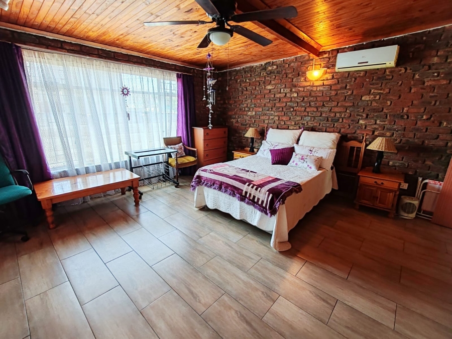 5 Bedroom Property for Sale in Miederpark North West